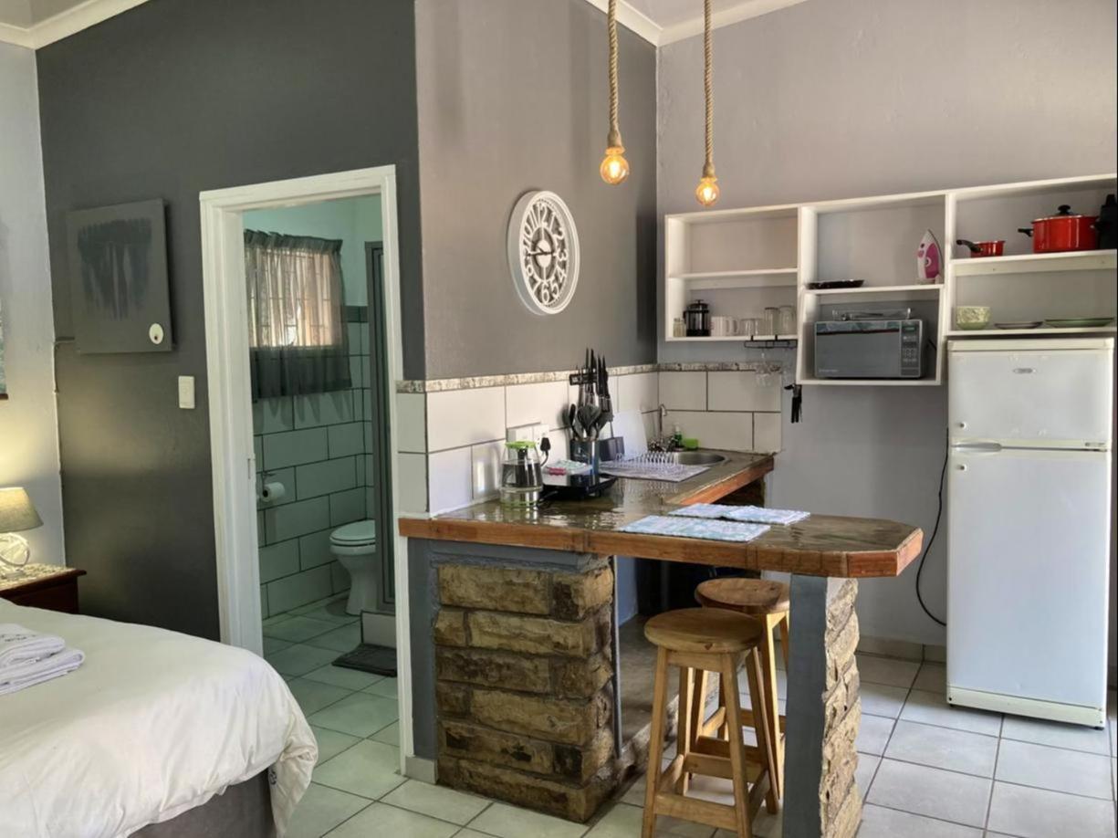 Cherry Lane Guest House Фиксбург Екстериор снимка